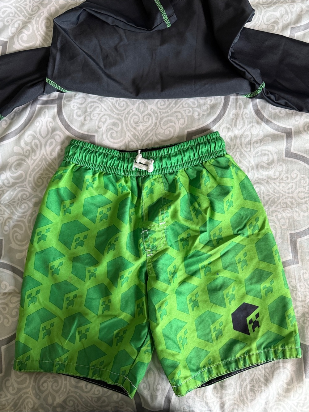 💚 Minecraft Rash Guard Swim Set 💚 - Picture 4 of 6